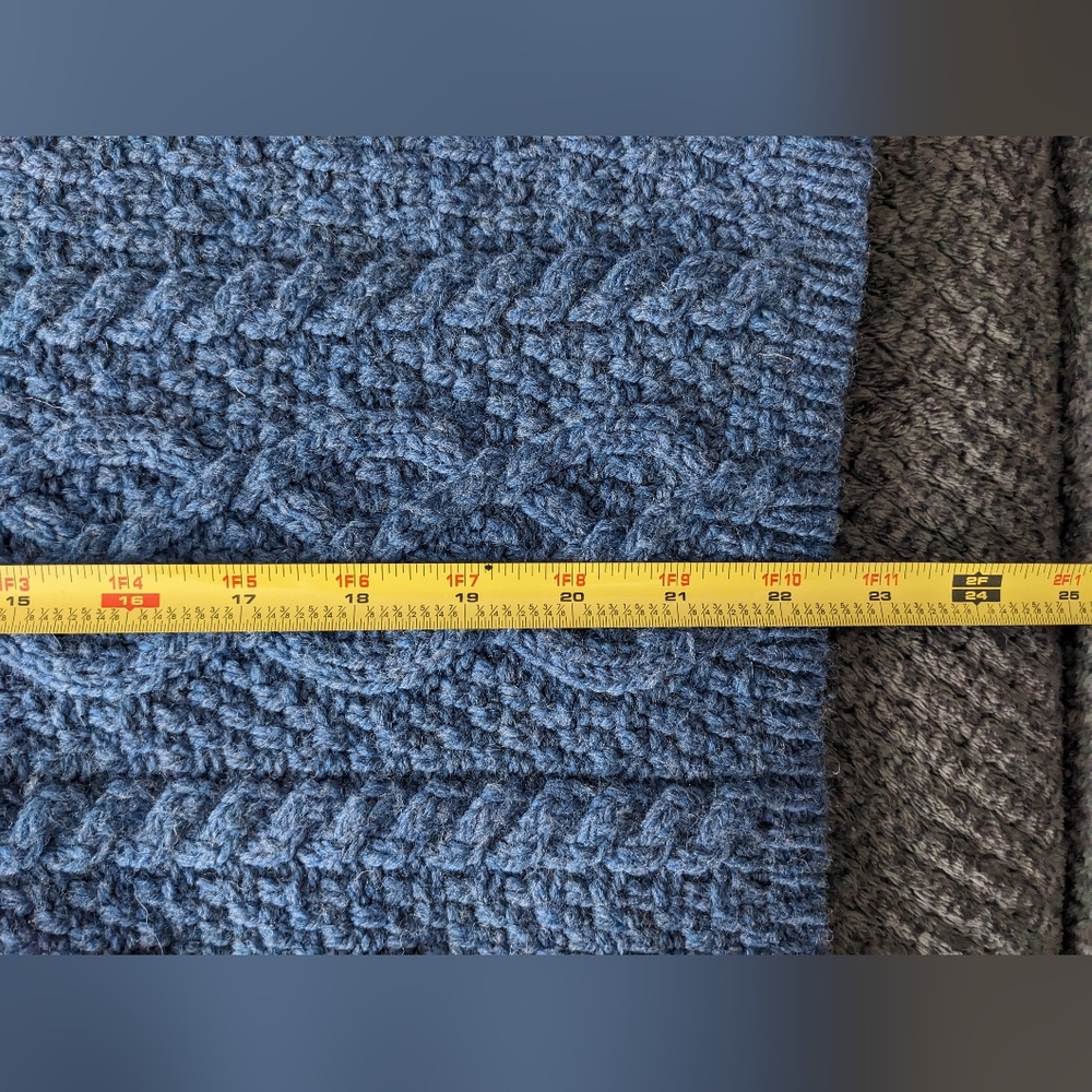 Vintage Chunky Blue Cable Knit 100% Wool Sweater - Made in England - Picture 9 of 10
